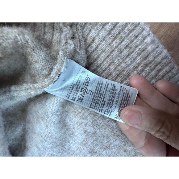 Old Navy Go Recycled Beige Crewneck Sweater M Soft Wool Blend Pullover Cozy - Picture 5 of 6